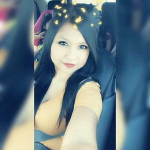 Meet your Posher, Cristina